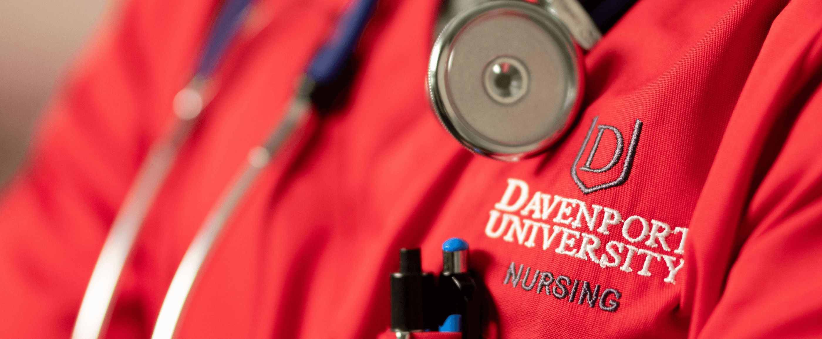 nursing-students-face-pandemic-to-earn-new-skills-davenport-university-banner
